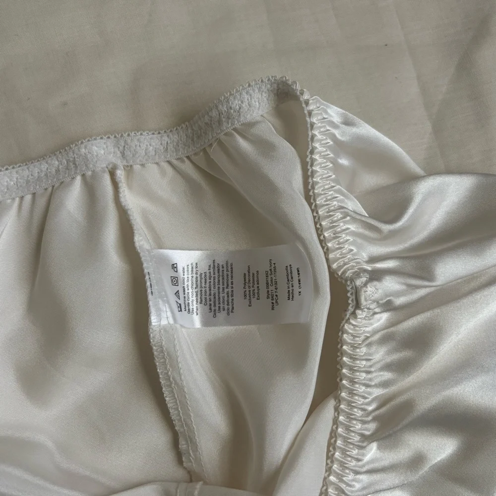 𐙚 Secret Treasures Vintage 2 Piece Lingerie Cozy Set - Picture 7 of 10